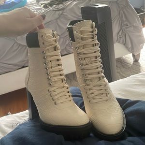 NEVER WORN vince camuto booties